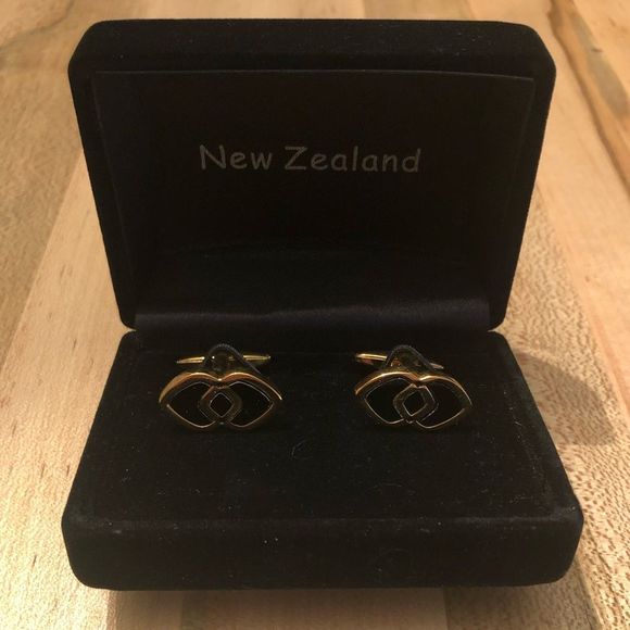 Vintage Cuff Links, Bullet Back in Gold/Black Onyx (imitation), Chanel l…‎ - Picture 2 of 4